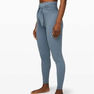 Lululemon Size 6 wrap waist align pants